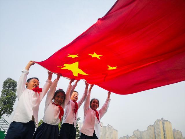 救援旅行男孩